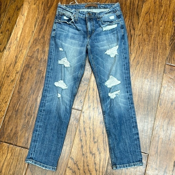 Joe's Jeans Denim - Joes Boyfriend Slim Crop distressed jeans